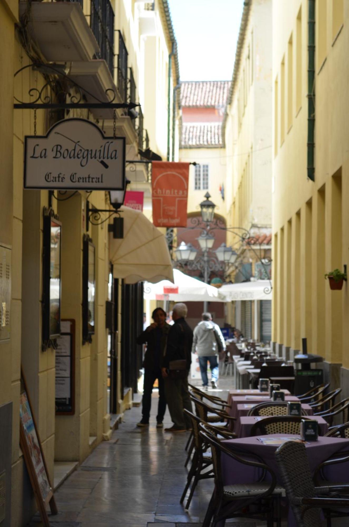 Homely Malaga Plaza Montano Exterior foto